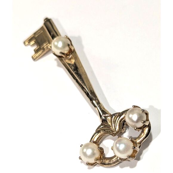 Gold Key and Pearl Brooch - Picture 5 of 7